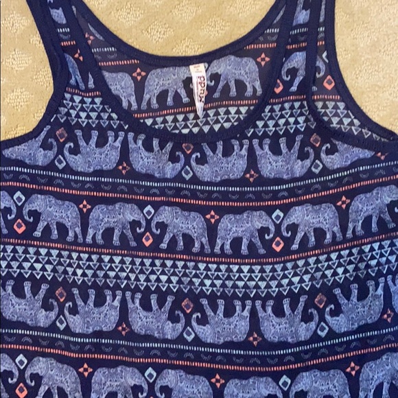 Mudd Tops - NWOT Mudd elephant print tank top Juniors S